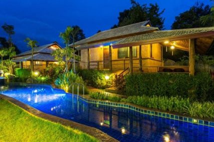 Clarity Rehab features resort-style accommodation with direct pool access, located in Chiang Mai, Thailand